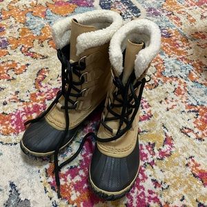 Sorel sz 6 boots women’s